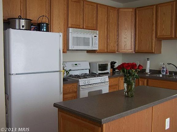 4th image of 701 Fallsgrove Dr APT 411