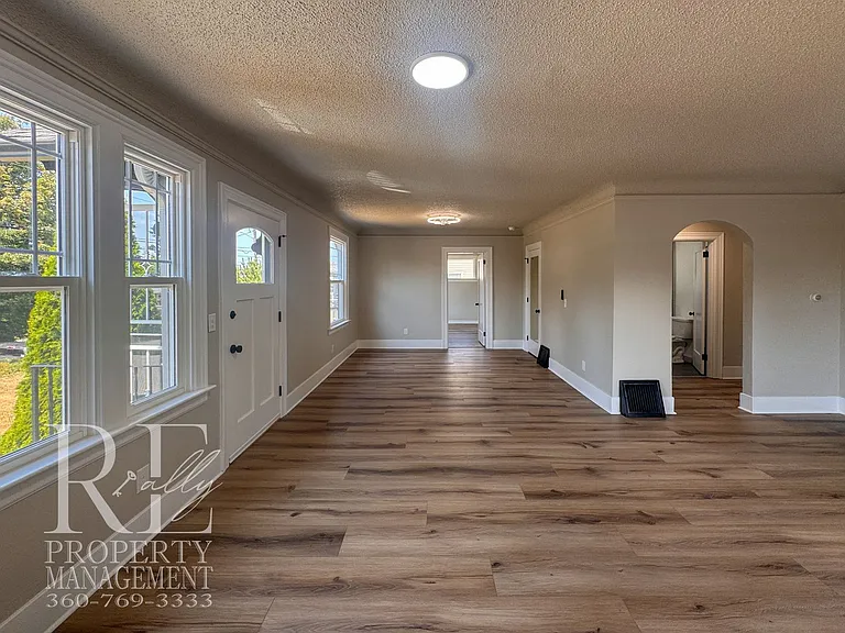 1005 Sidney Ave — Photo 10