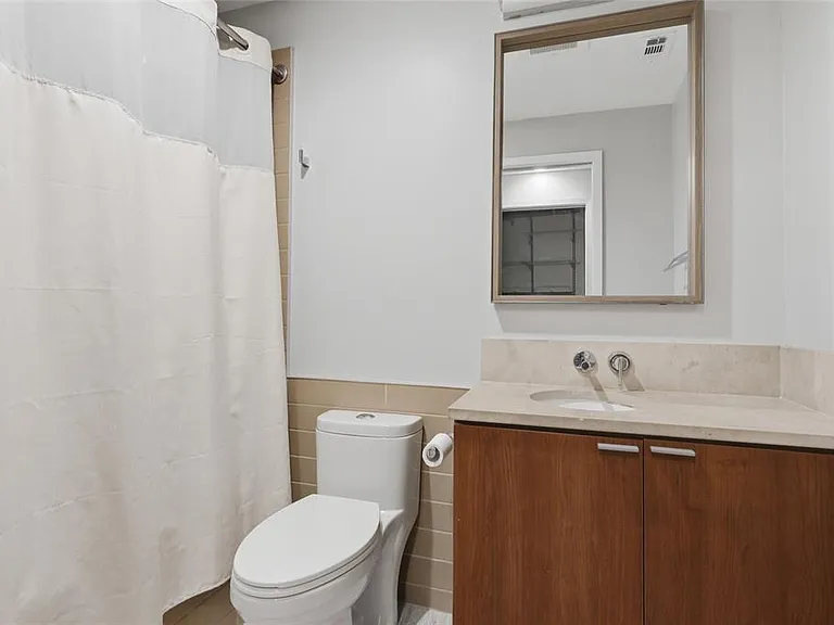 111 N 12th St #1310 — Photo 8
