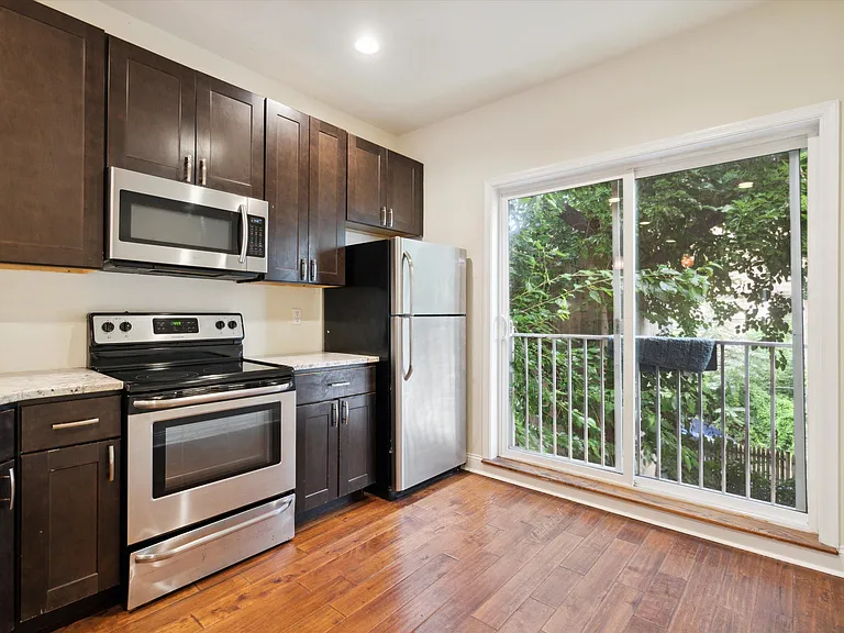 1521 Seybert St #B — Photo 8