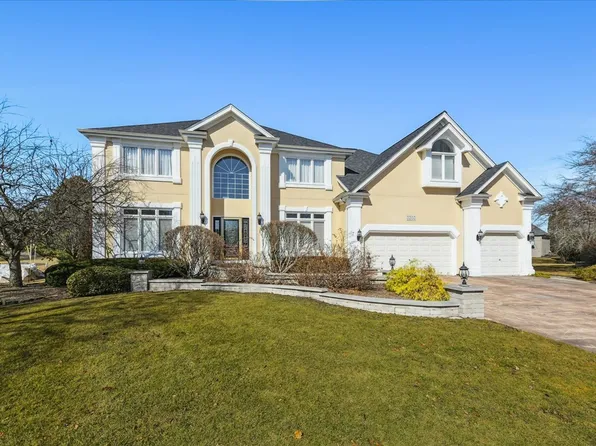 3303 Scottsdale Ct, Naperville, IL 60564