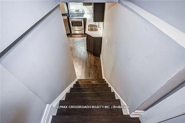133 Labrador Dr #BASEMENT — Photo 3