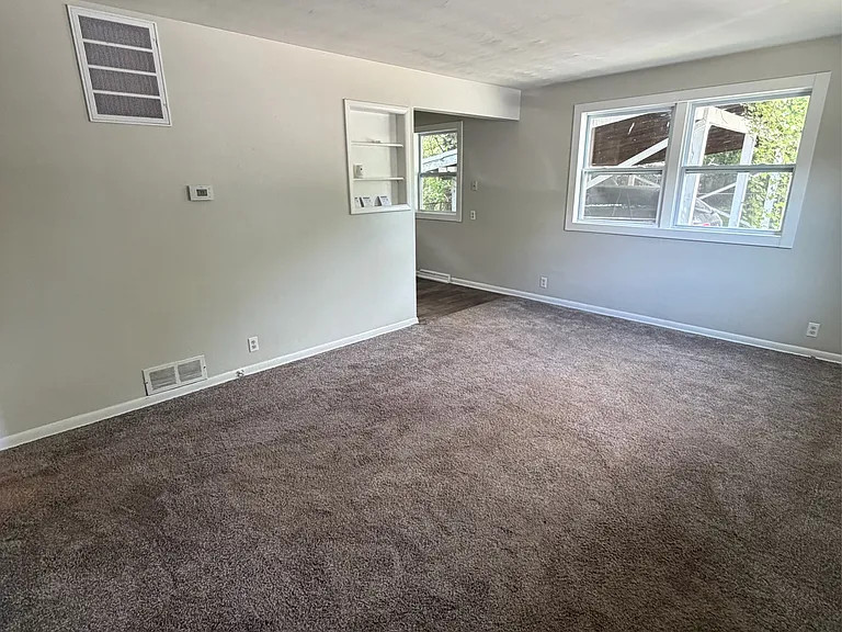 2118 Ferrol St — Photo 4