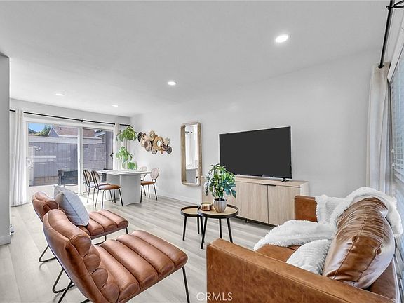 3rd image of 1047 Canyon Spring Ln