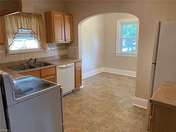 5th image of 391 Palm Ave