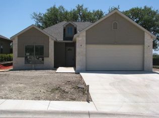 303 Bow Dr N, Kerrville, TX 78028