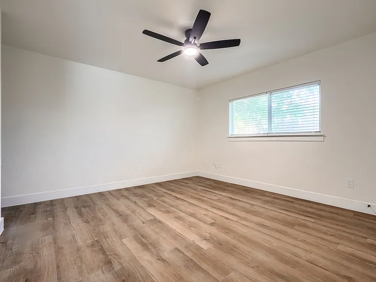 7009 Moss Rose Ct — Photo 18