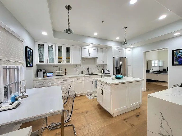 851 N San Vicente Blvd #117 — Photo 6