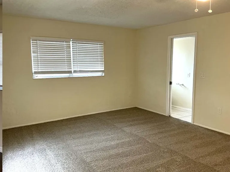 3737 Allenwood St #1 — Photo 9