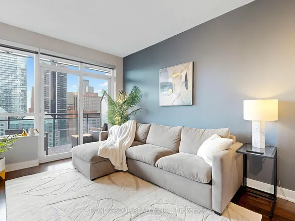 28 Linden St #1707, Toronto, ON M4Y 0A4