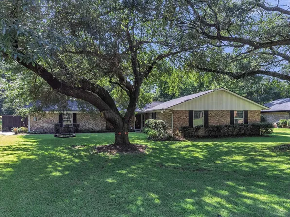 4 Amherst Cir, Longview, TX 75601
