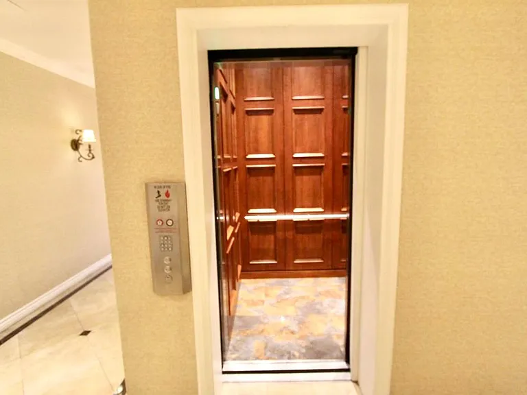 439 N Doheny Dr #107 — Photo 22