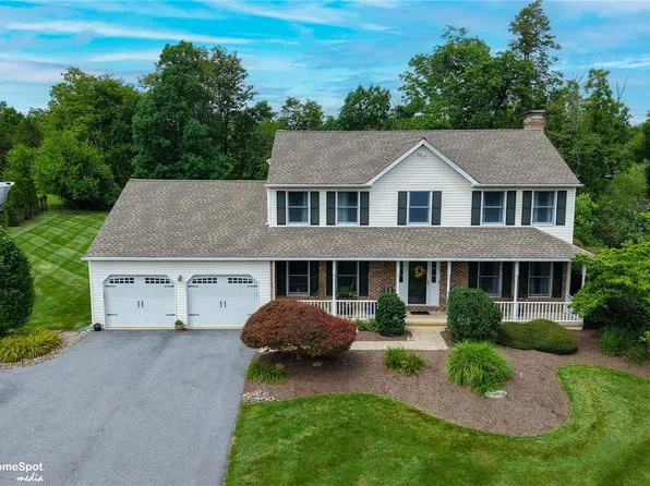 6994 Carriage Dr, Coopersburg, PA 18036