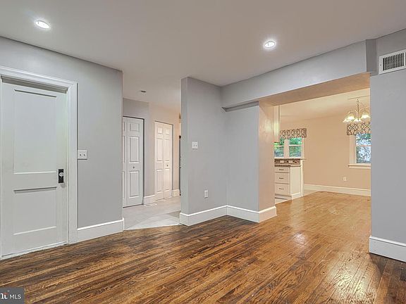 5th image of 134 Wesley St