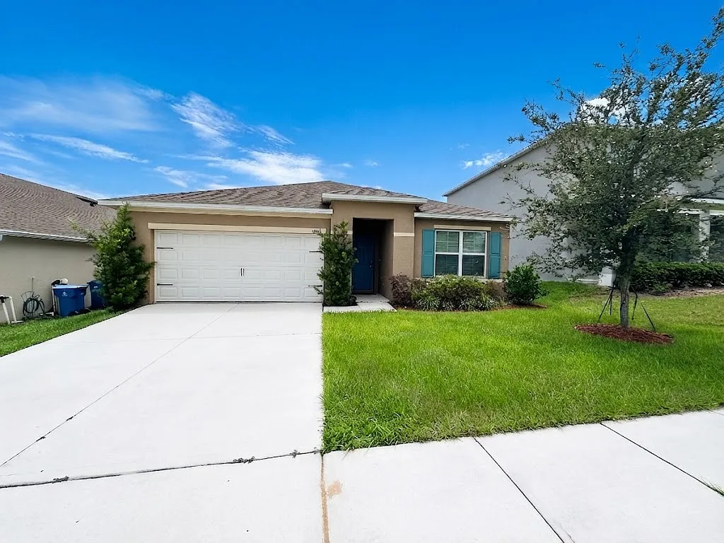 3 bed, 2000 sqft, $2,200 — Photo 1
