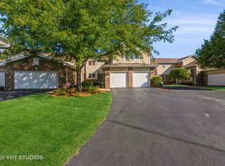 8392 Dunmore Dr, Tinley Park, IL 60487
