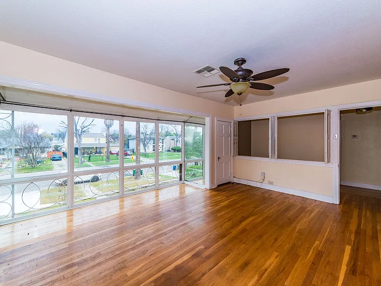 2-Bedroom Monticello Park Duplex - Upstairs Unit — Photo 7