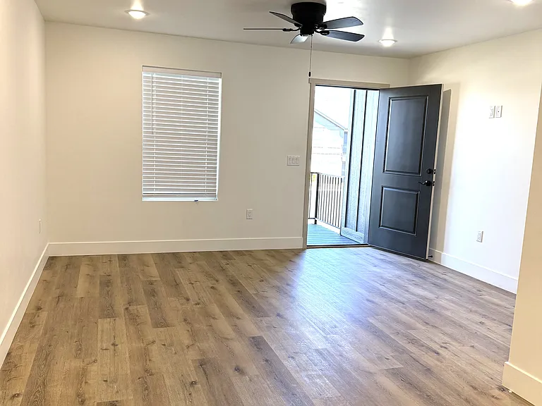 201 W Center St #13 — Photo 8