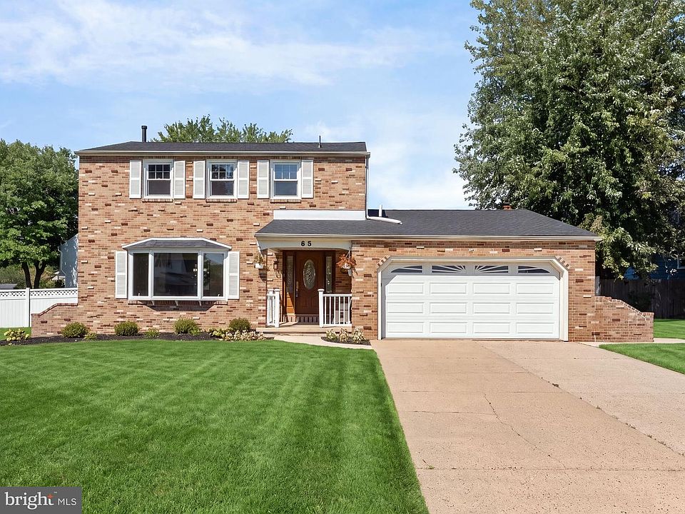 1st image of 65 Lincoln Dr