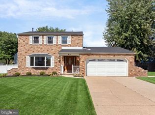 65 Lincoln Dr, Laurel Springs, NJ 08021