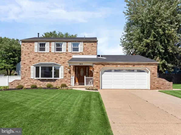 65 Lincoln Dr, Laurel Springs, NJ 08021