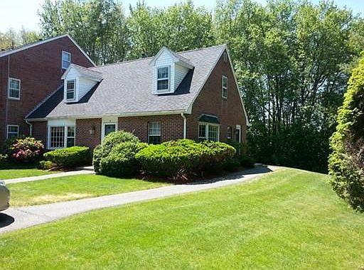 3rd image of 31 Claire Dr