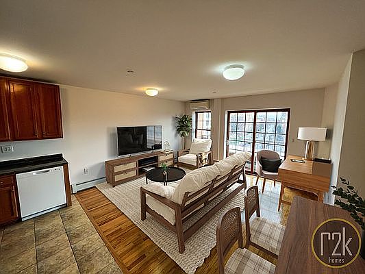 2nd image of 2804 31st St #2B