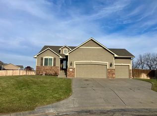 1160 N Countrywalk Ct, Rose Hill, KS 67133