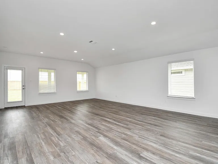 8519 Swenson Ln — Photo 21