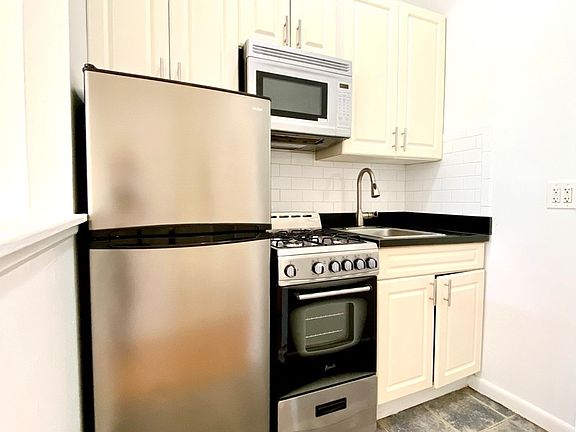 5th image of 409 E 78th St APT 2A