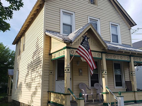 2nd image of 211 Grand Ave