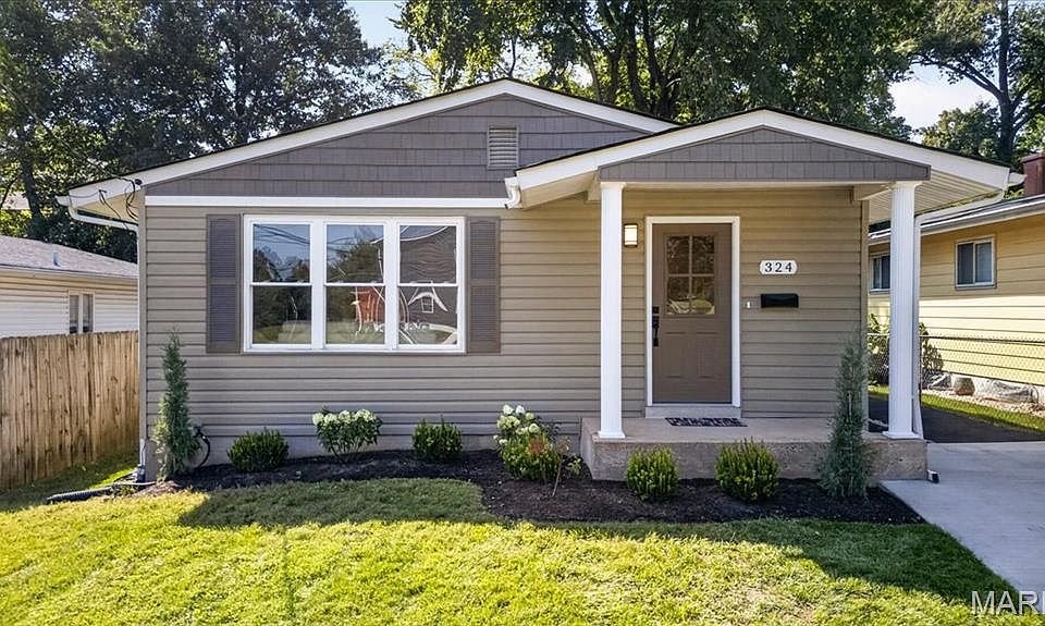 1st image of 324 E Clinton Pl