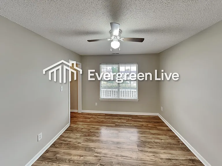 1356 Crestridge Ln — Photo 6