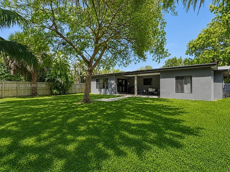400 NW 30th Ct — Photo 33