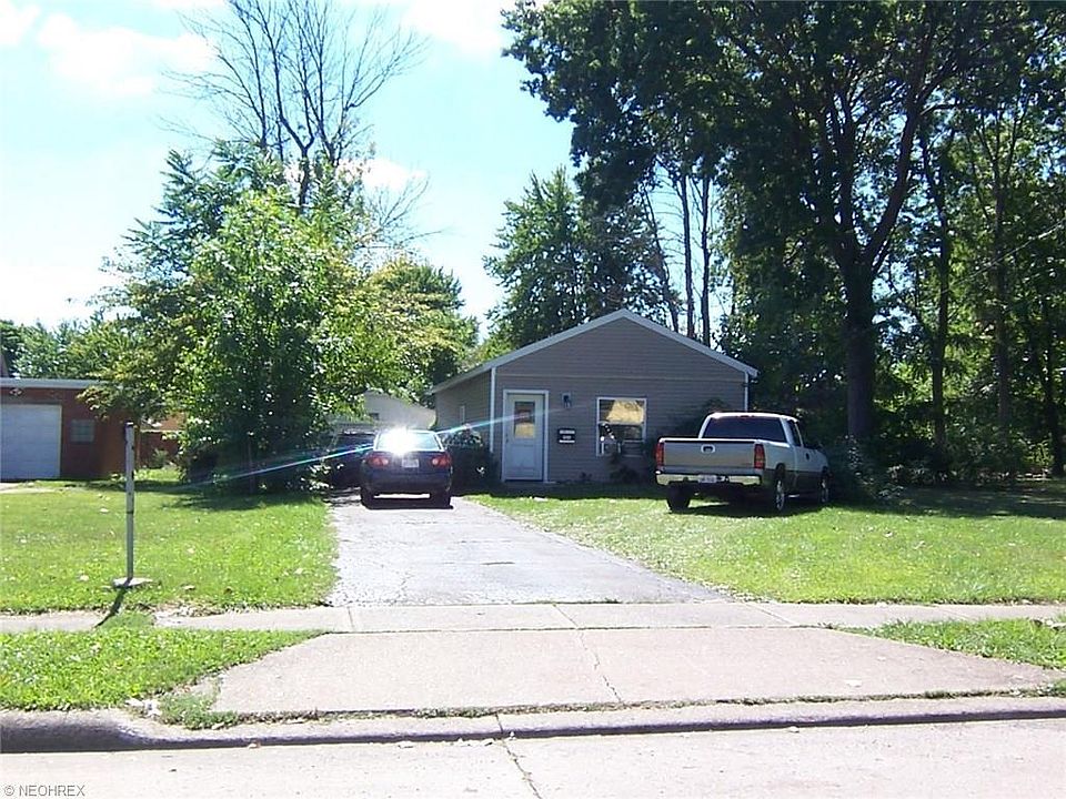 2nd image of 1913 W 22nd St