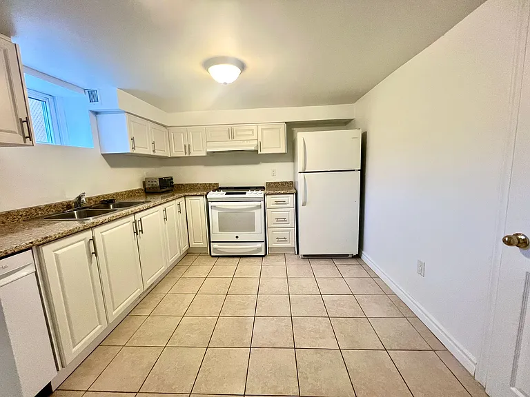 979 Danforth Rd — Photo 26