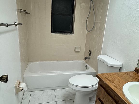 4th image of 3091 Saint Clair Ave #B