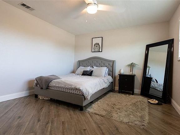 5th image of 4050 4th St N APT 304