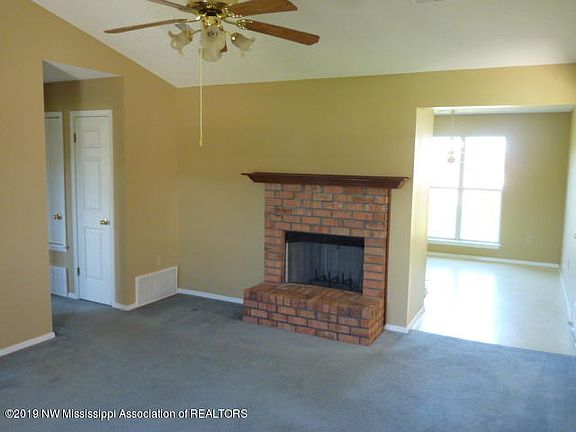 3rd image of 4202 Blackstone Dr