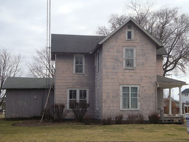 1st image of 429 N 2nd St