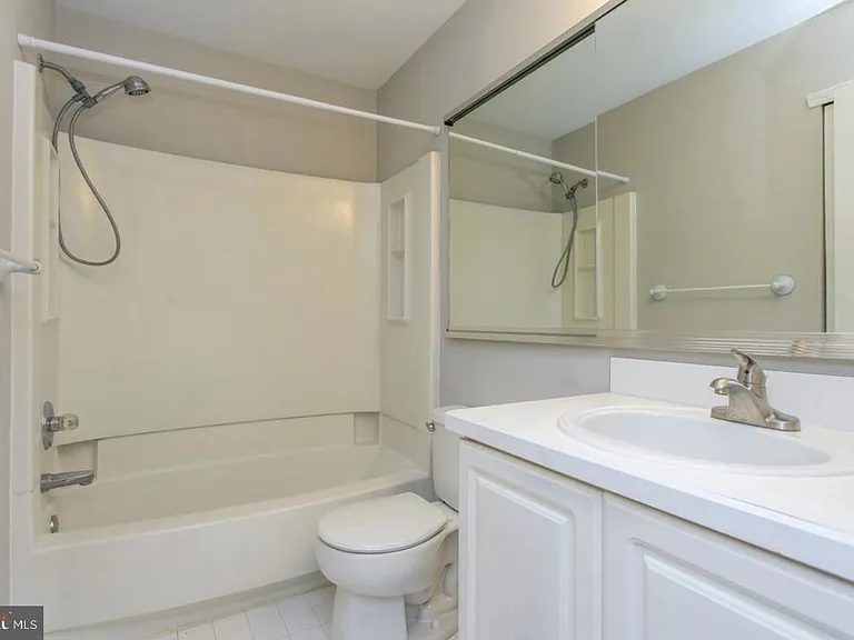 105 Farrington Ct — Photo 23