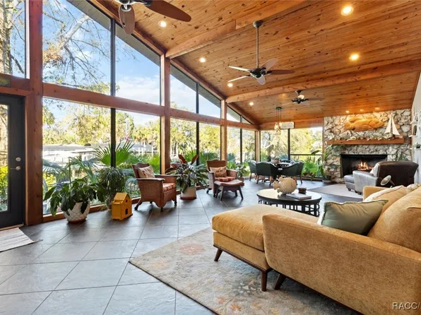 11590 W Waterway Dr, Homosassa, FL 34448