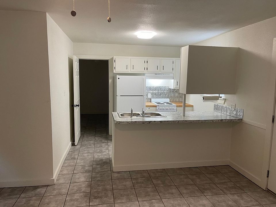 2nd image of 727 Gunstream Ln #7