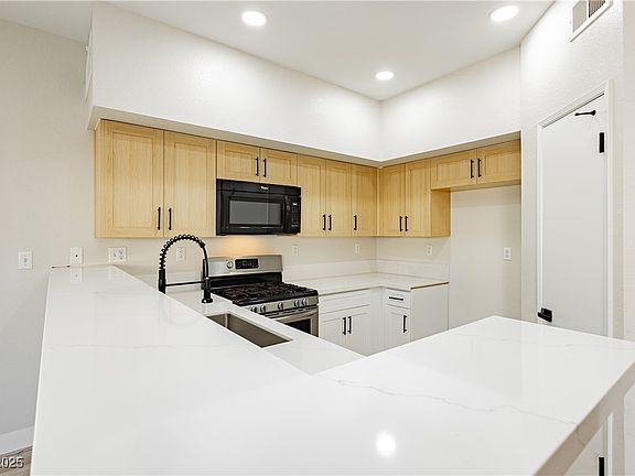 5th image of 4810 Grey Wolf Ln Unit 104