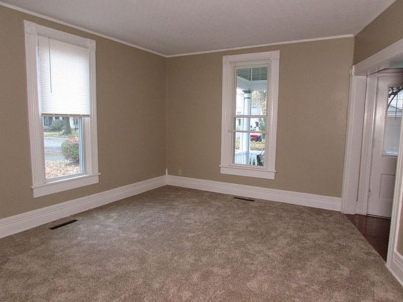 4th image of 238 Newell St