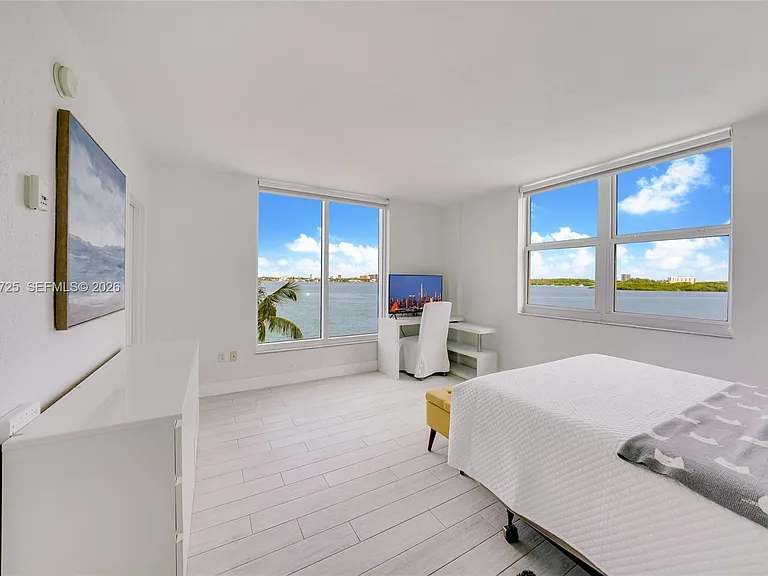 10350 W Bay Harbor Dr #4R — Photo 16