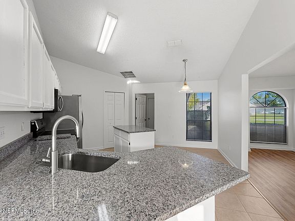 5th image of 4521 LONGLEAF Court