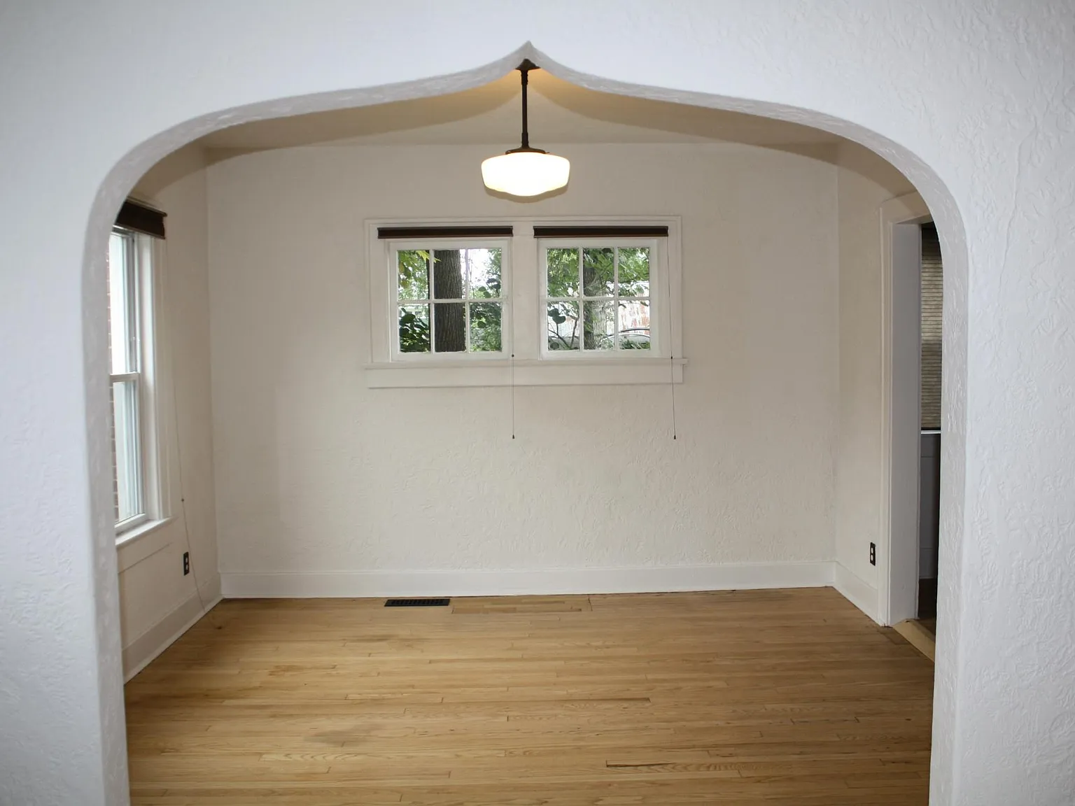 3 bed, 1.5 bath, 2053 sqft, $3,475 — Photo 3