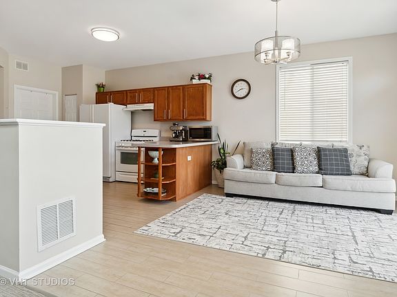 5th image of 12143 White Oak Dr