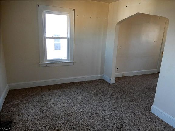 5th image of 239 Kathron Ave